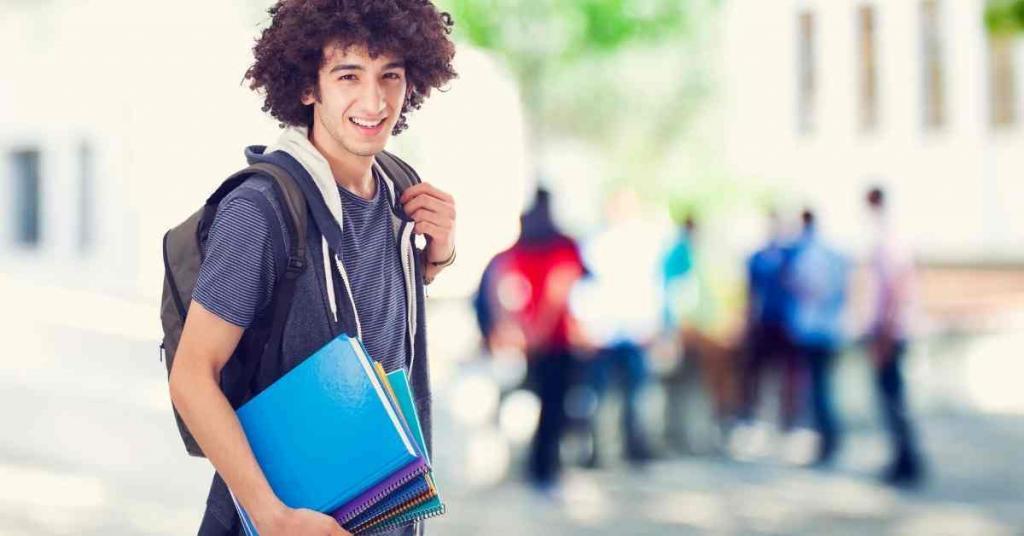 Los interesantes trabajos que piden hasta la preparatoria o el bachillerato concluidos